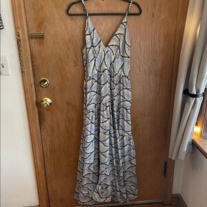 Elegant Black and White Leaf Pattern Paani Maxi Dress